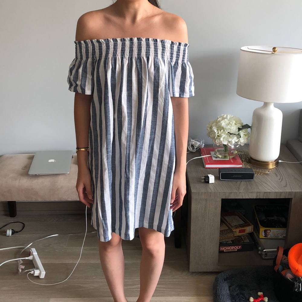 Editor’s Market Off the Shoulder Dress Small